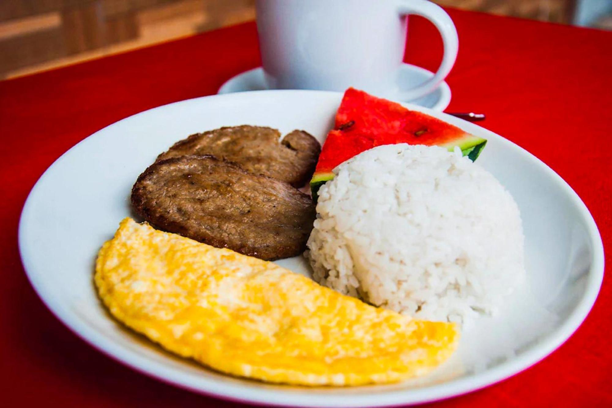Mbg Travellers Inn Powered By Cocotel Puerto Princesa Dış mekan fotoğraf